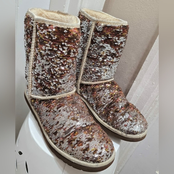 Ugg Classic Short Sparkles Sequined Brown Silver Furlined Boot Women's Size 9🌴 - Picture 3 of 8